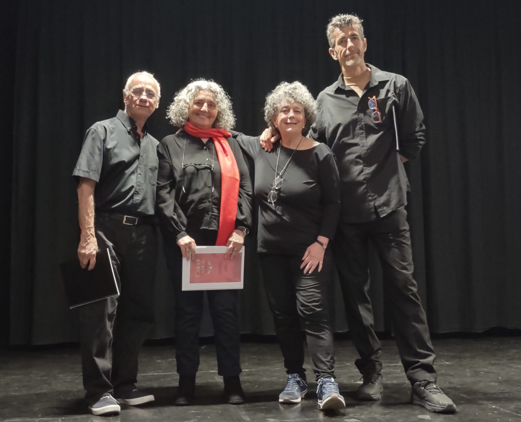 Las Caras del Amor — reparto en escena